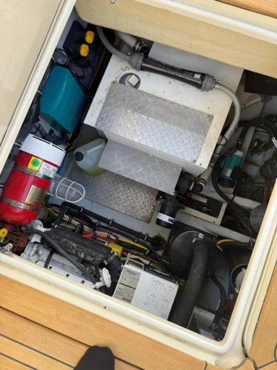 36 LAUNCH - Image 10