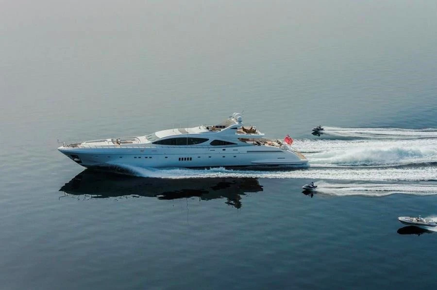 Mangusta yachts 165