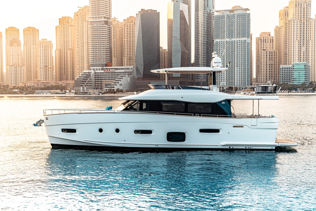 Azimut MAGELLANO 66 FAT BOY