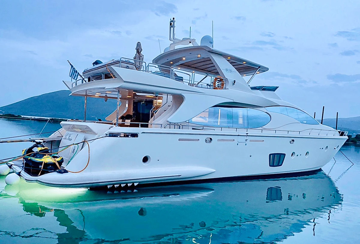Azimut 85 FLY