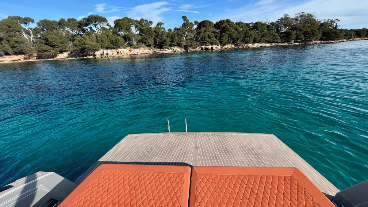 T40 INBAORD - Image 15