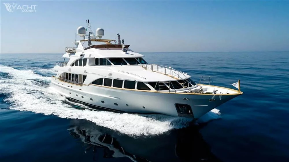 Benetti 120