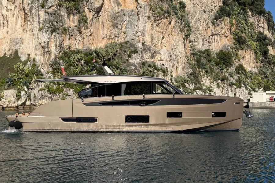 Azimut SEADECK 6 "JESSY"