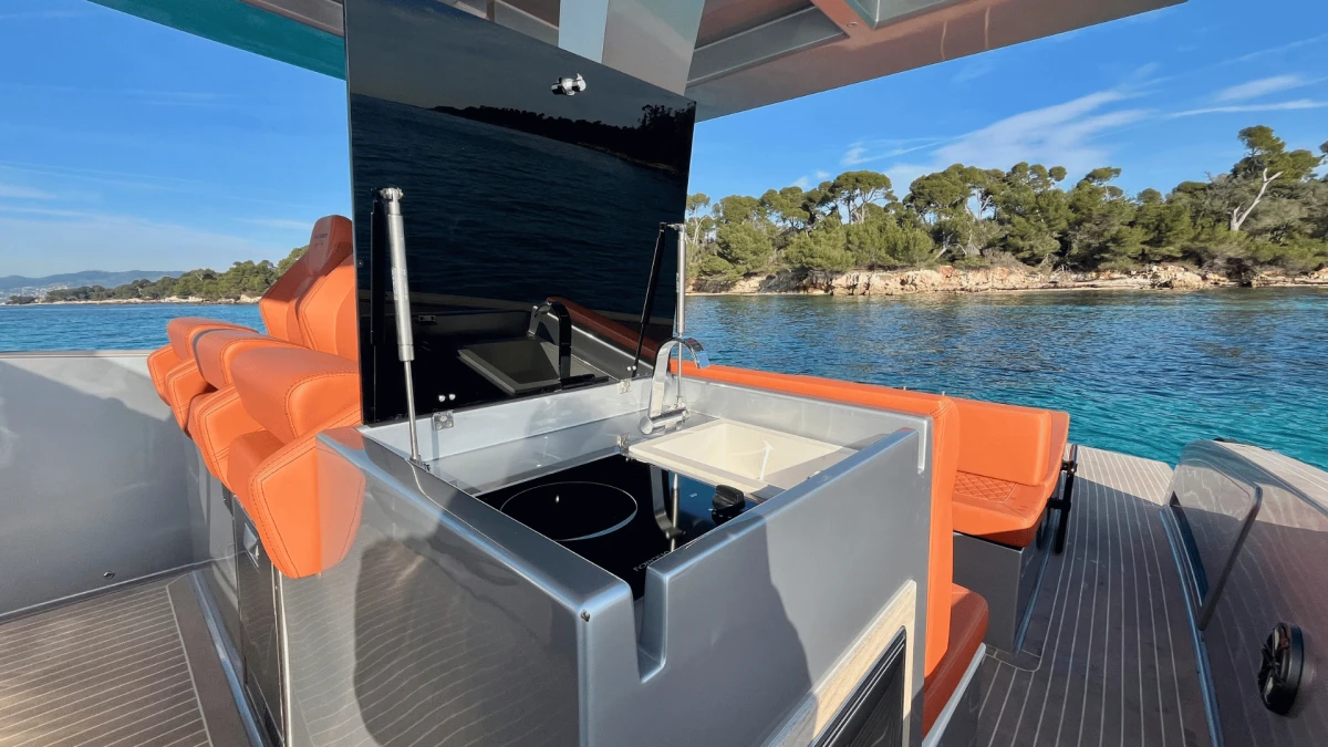 T40 INBAORD - Image 9