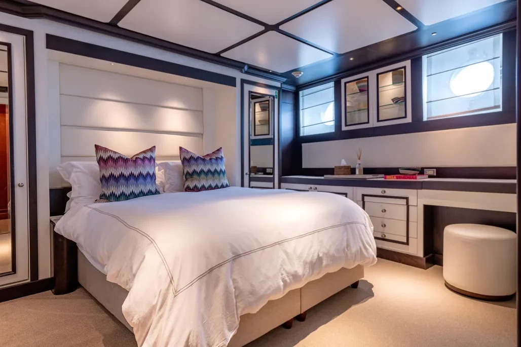 61 EXPLORER - Image 18