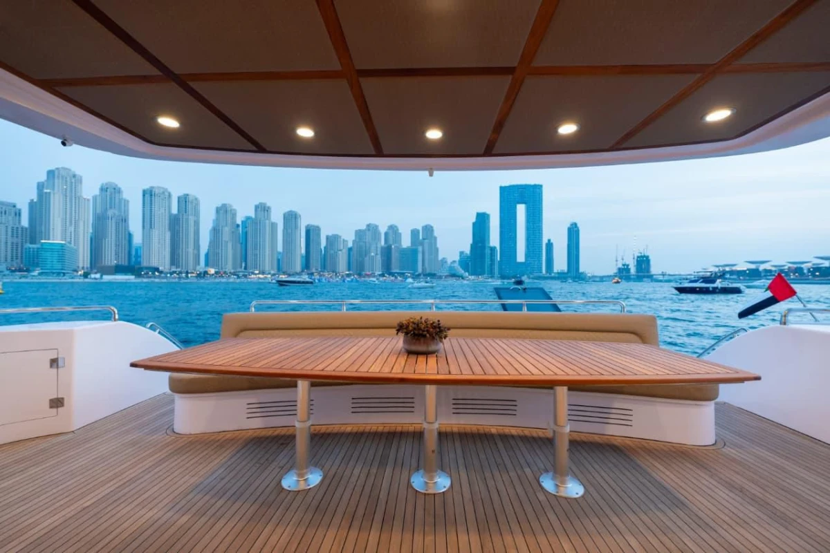 100 - LUXURY SUPER YACHT - Image 7